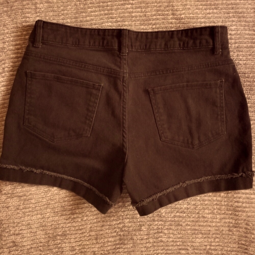 Sold Black Jean Shorts Size 10 - Picture 3 of 5